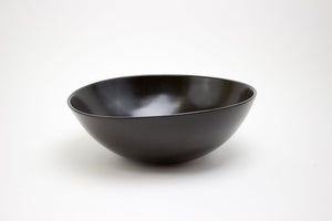 Lifestyle Details - Large Serving Bowls in Onyx