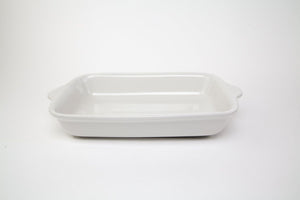 Lifestyle Details - Small Baking Dish in Pearl