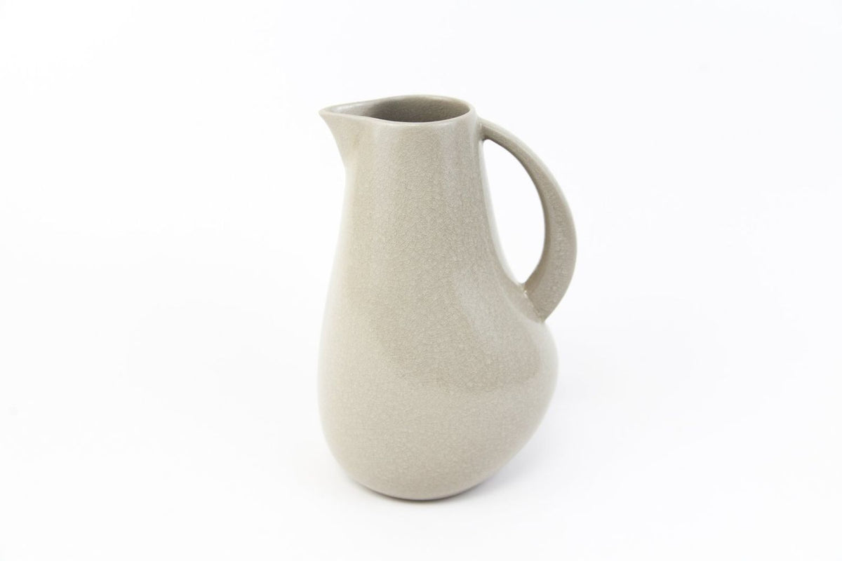 Lifestyle Details - Drink Pitcher in Muslin