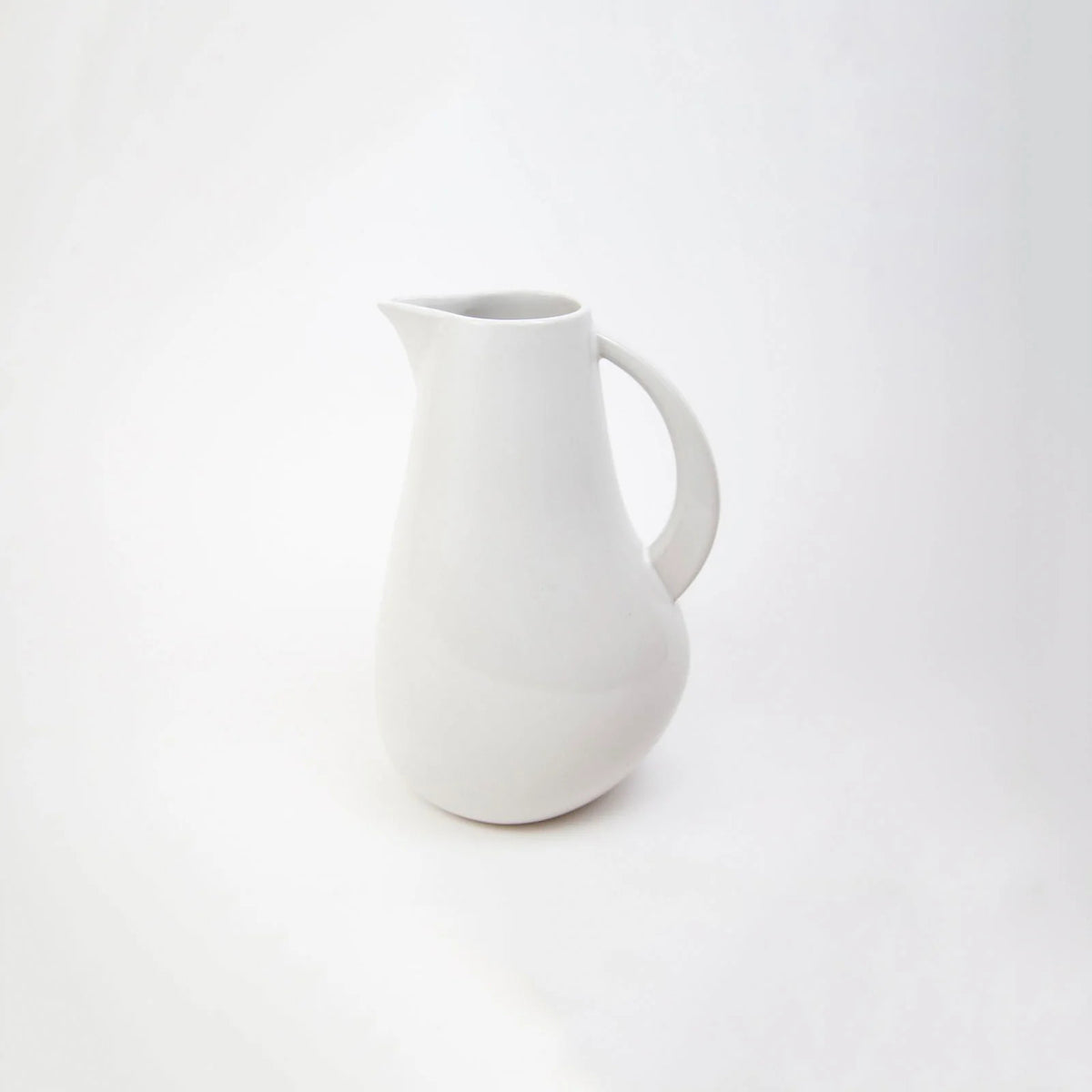 Lifestyle Details - Drink Pitcher in Pearl