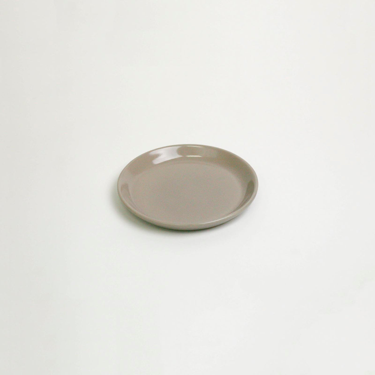 Lifestyle Details - La Marsa Bread Plate in Lilac - Set of 1