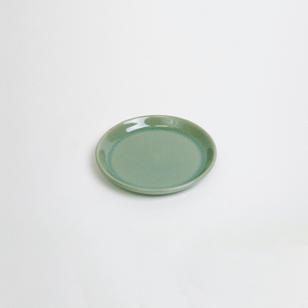 Lifestyle Details - La Marsa Bread Plate in Sage - Set of 1