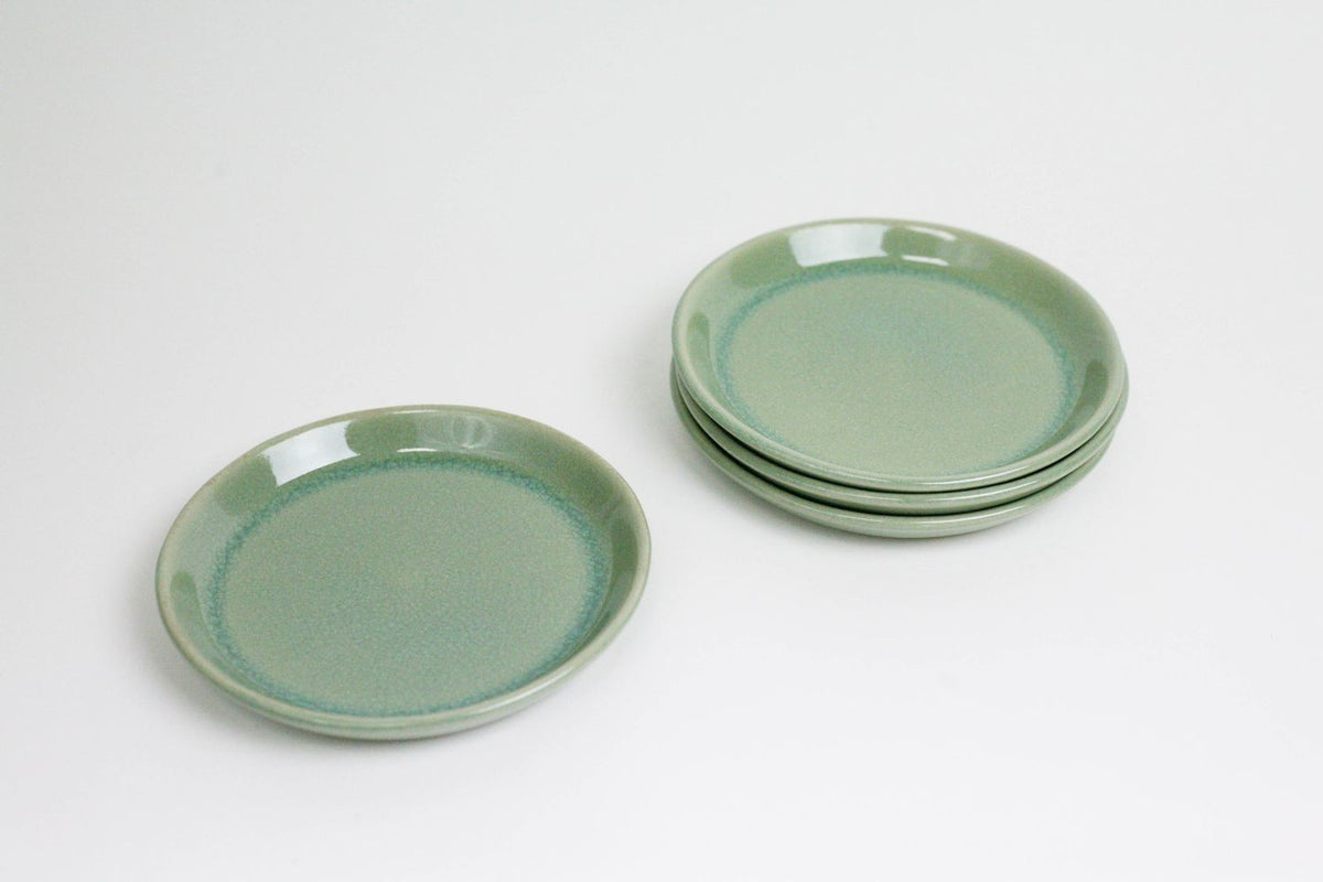 Lifestyle Details - La Marsa Bread Plate in Sage - Set of 4