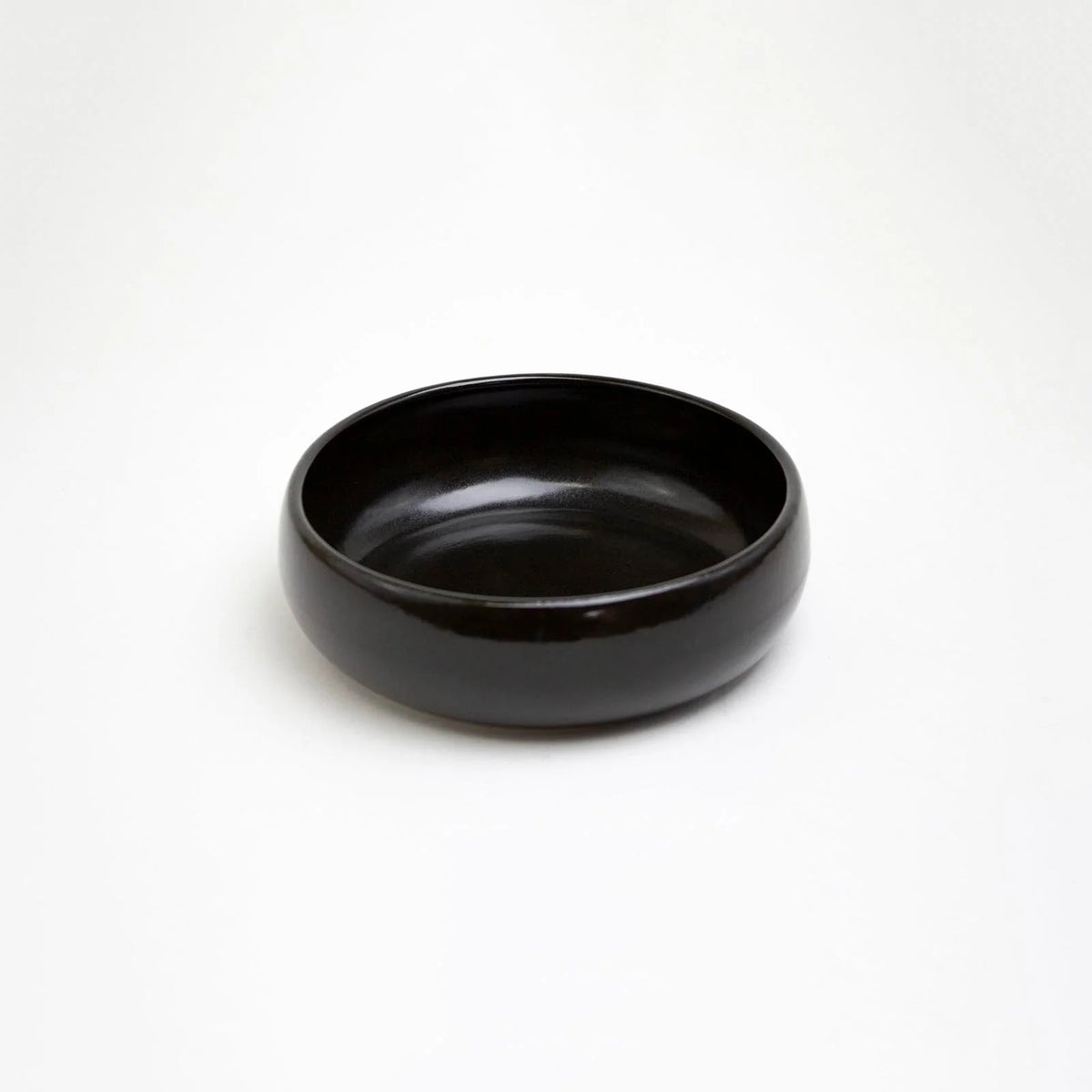 Lifestyle Details - La Marsa Fruit Plate in Onyx - Set of 1