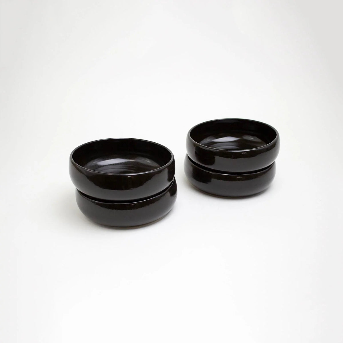 Lifestyle Details - La Marsa Fruit Plate in Onyx - Set of 4