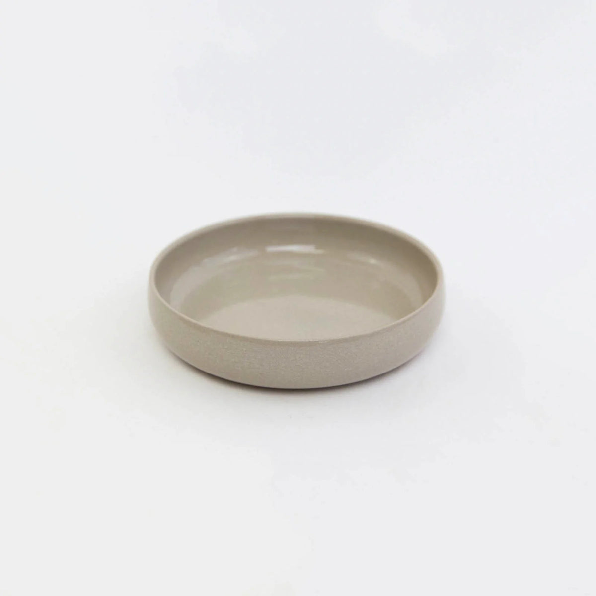 Lifestyle Details - La Marsa Salad Plate in Muslin - Set of 1