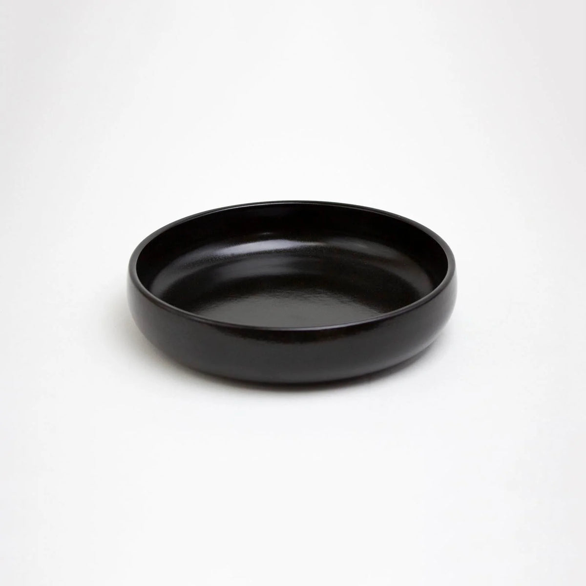 Lifestyle Details - La Marsa Salad Plate in Onyx - Set of 1