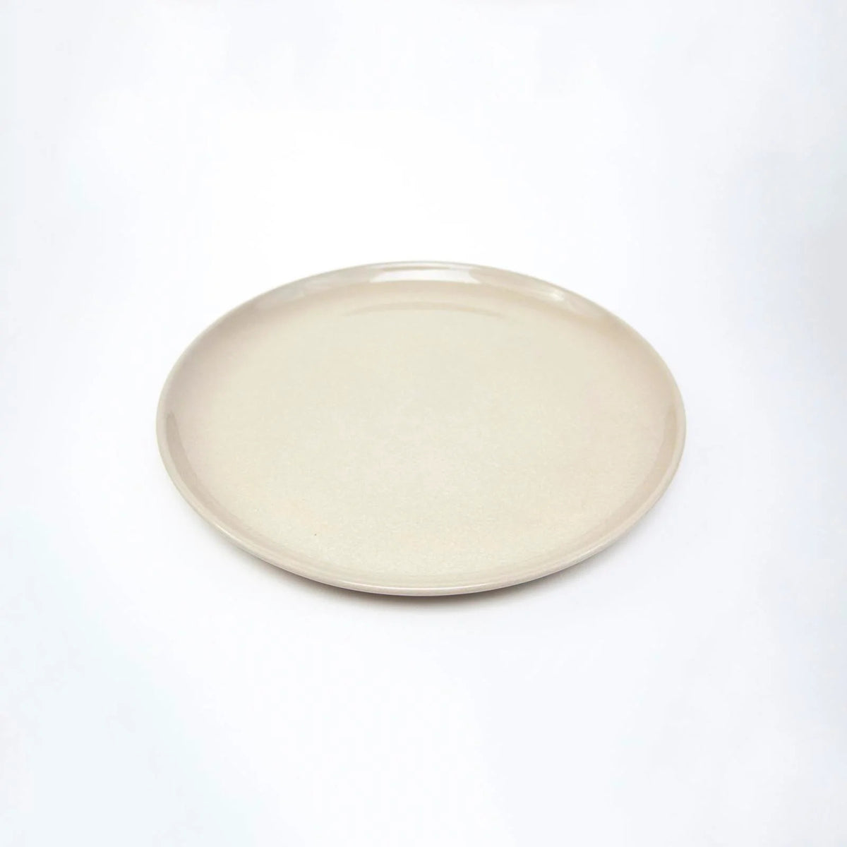 Lifestyle Details - La Marsa Stoneware Dinner Plate in Muslin - Set of 1