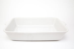 Lifestyle Details - Large Baking Dish in Pearl