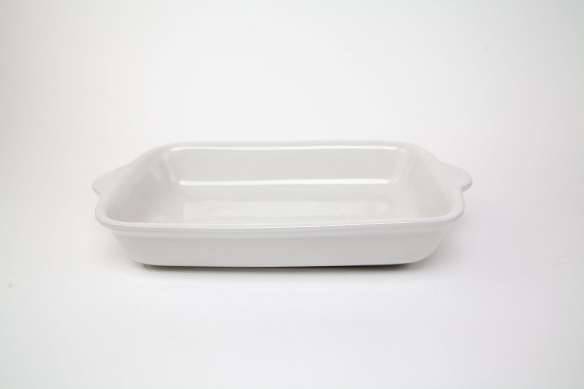 Lifestyle Details - Small Baking Dish in Pearl