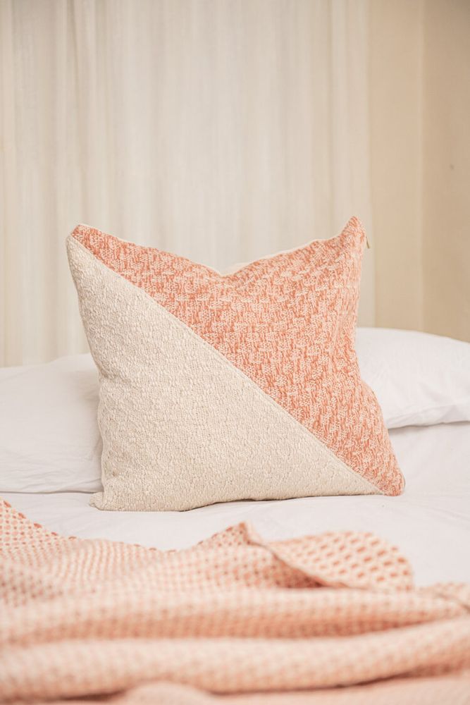 Diagonal Basic Guayaba Pink & Cream Pillow