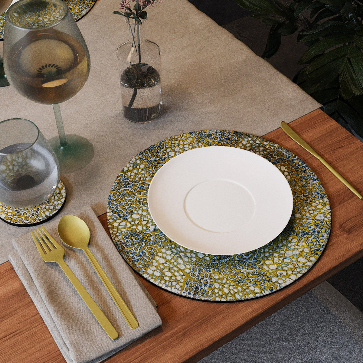 Lacquer Placemats with Eggshell Inlay - Blue